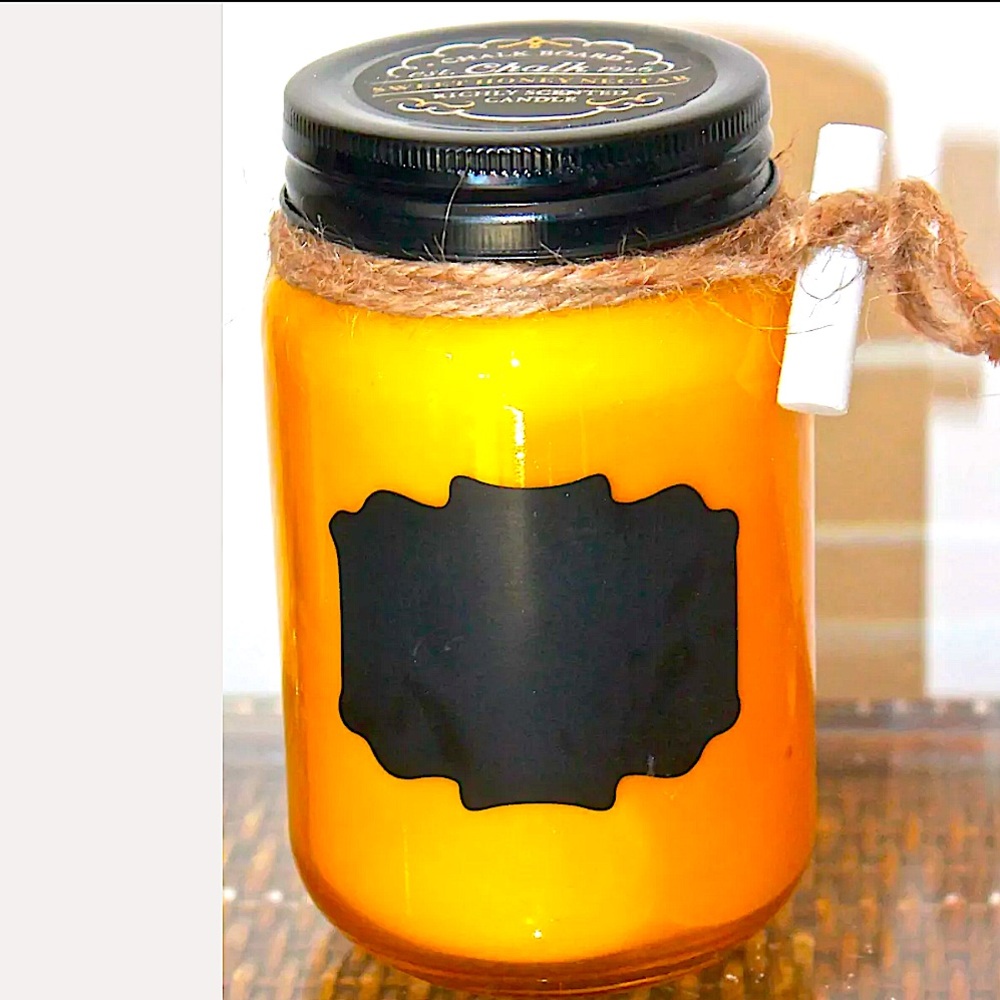 DW HOME CANDLE SWEET HONEY NECTAR RICHLY SCENTED NEW